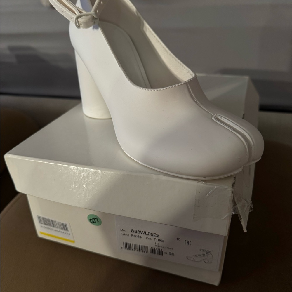 New Maison Margiela Tabi leather shoes